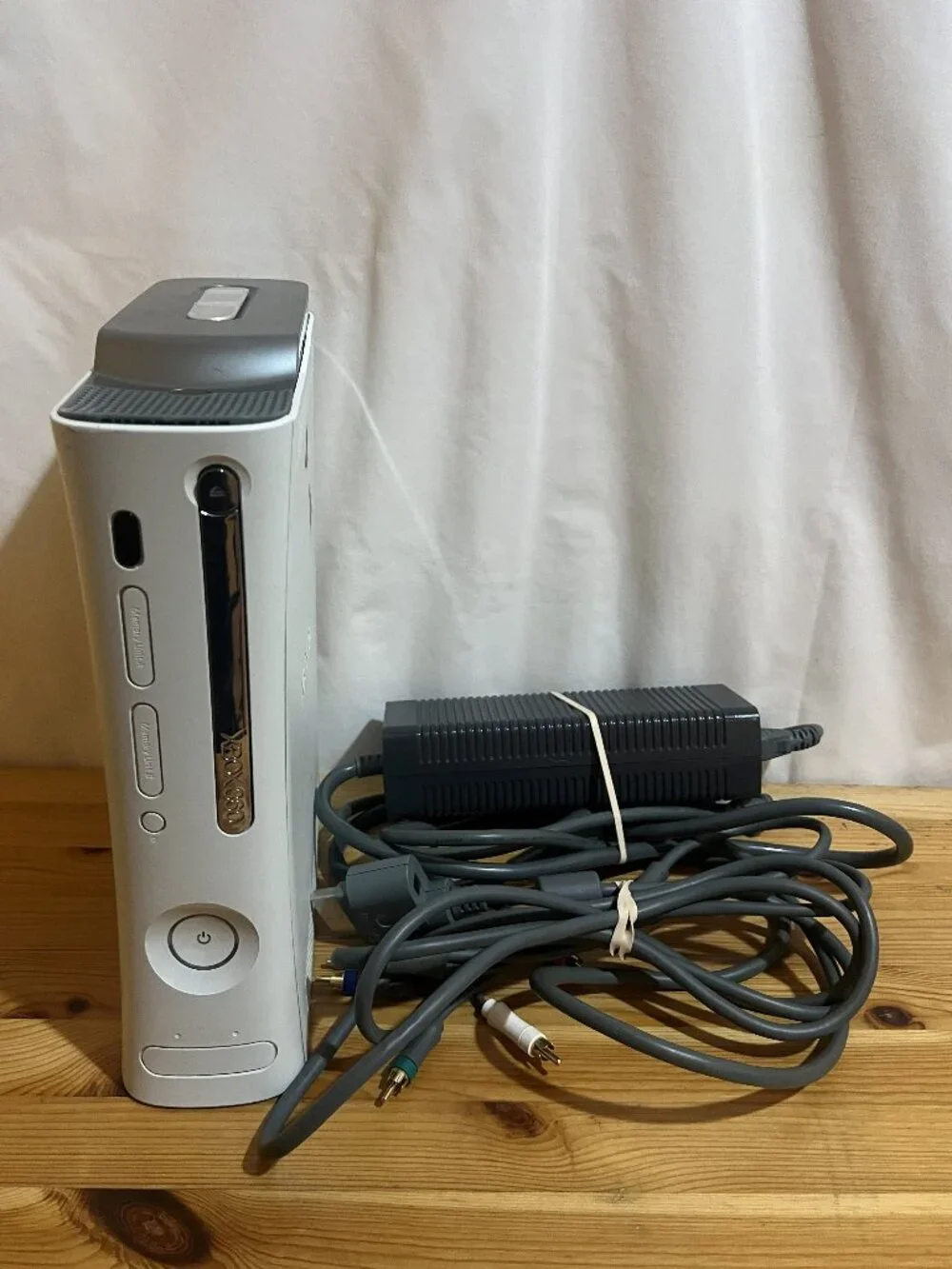 Microsoft Xbox 360 White Console Used Good Condition $120